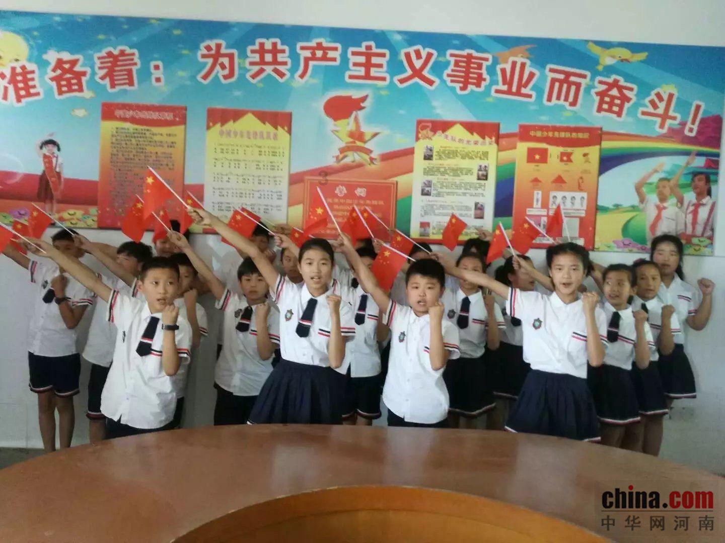自离有没有工资游戏画面
